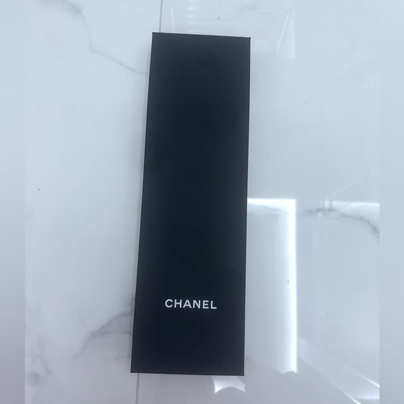 Authentic Chanel cashmere gloves !! One size! NWT - Picture 3 of 9